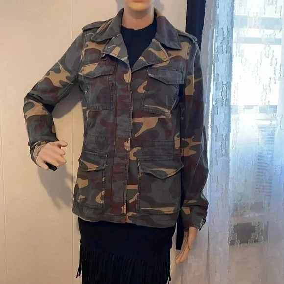 Madewell camouflage utility shirt jacket for women - Picture 13 of 13